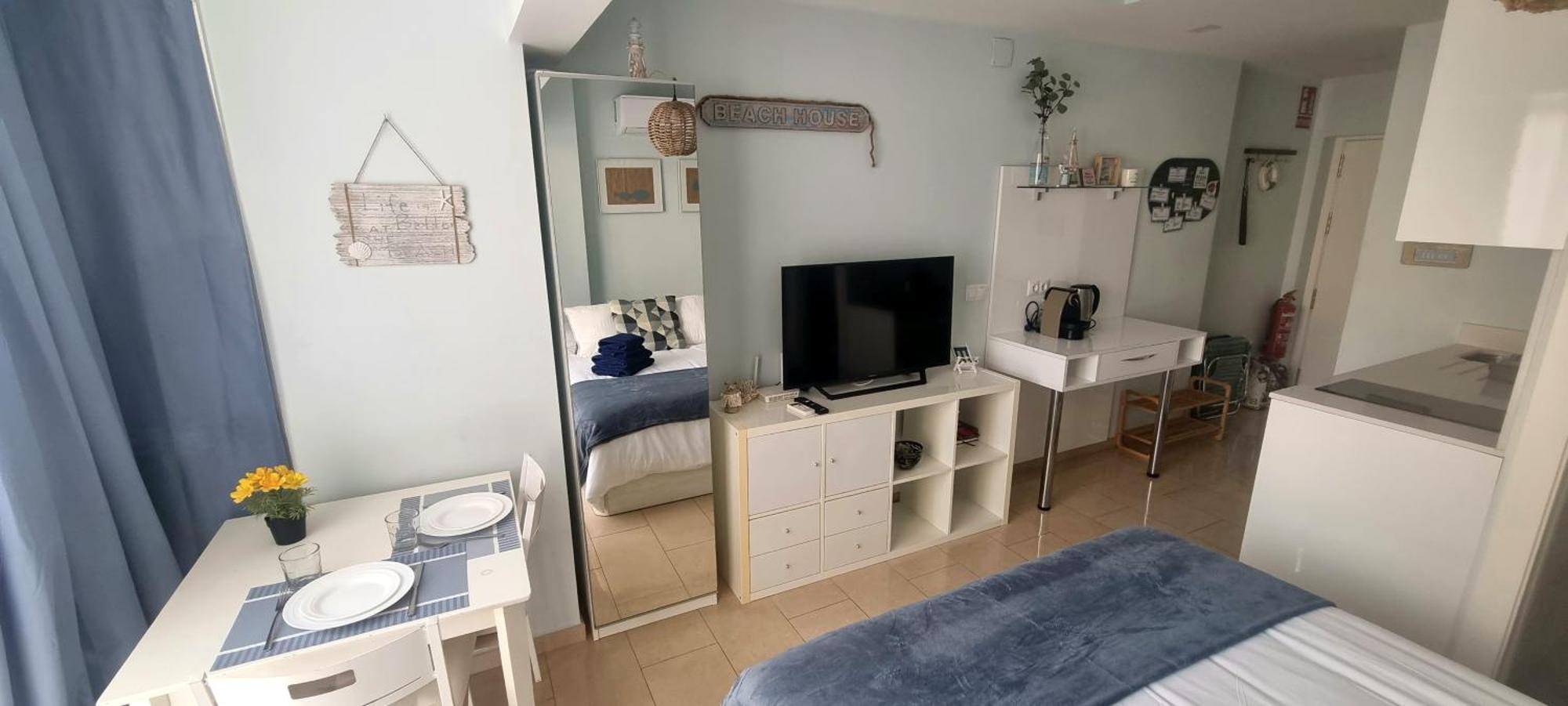 Beach House Apartment, Playa Malagueta Málaga Dış mekan fotoğraf